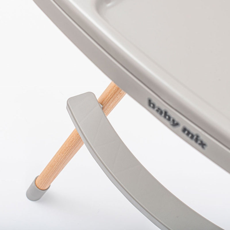 chaise haute bébé pieds en bois plateau amovible et réglable