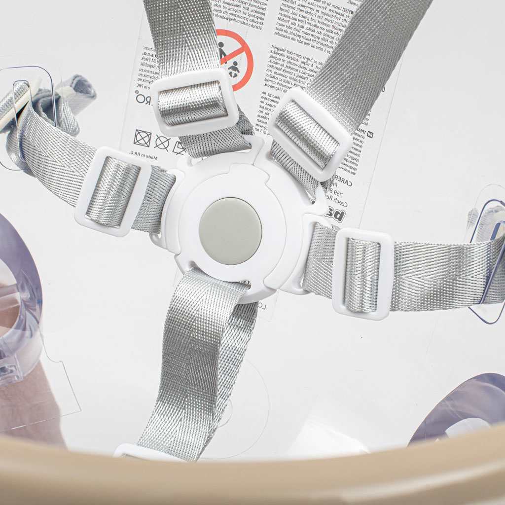 chaise haute bébé pieds en bois et assise transparente